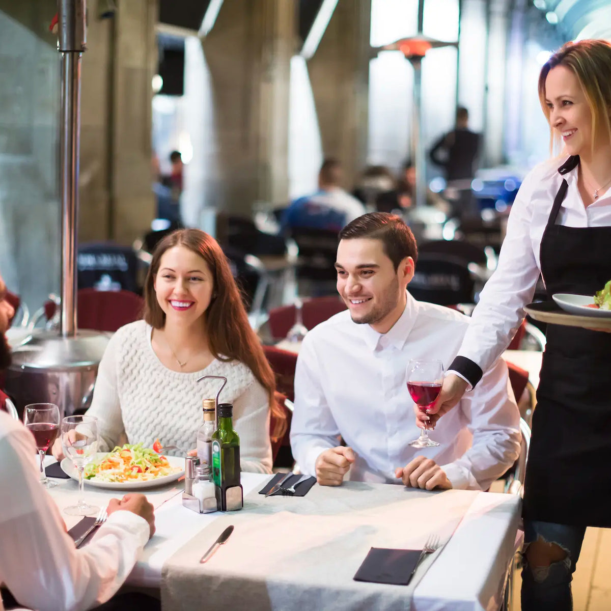 Comment Servir et Desservir à Table ? – Mille & Une Tables, حجم الصورة 1200x1200
