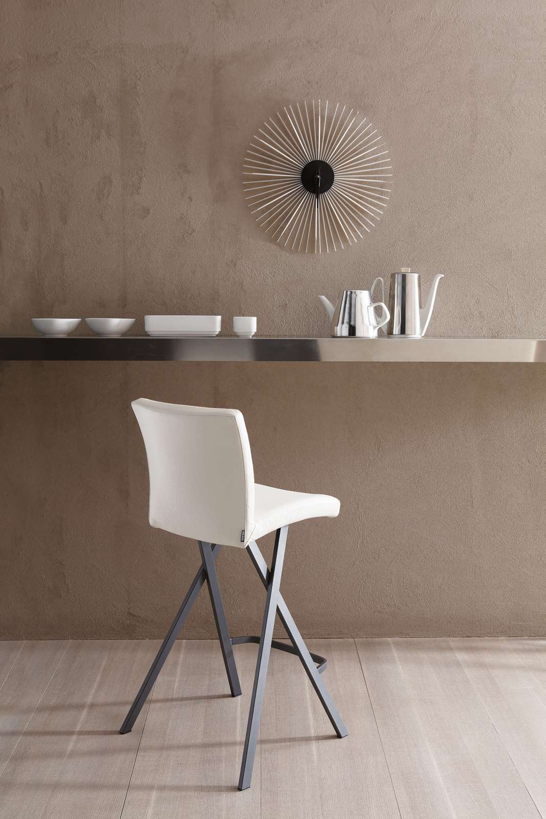 chaise haute cuir noir