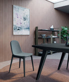 table en bois noir rectangulaire