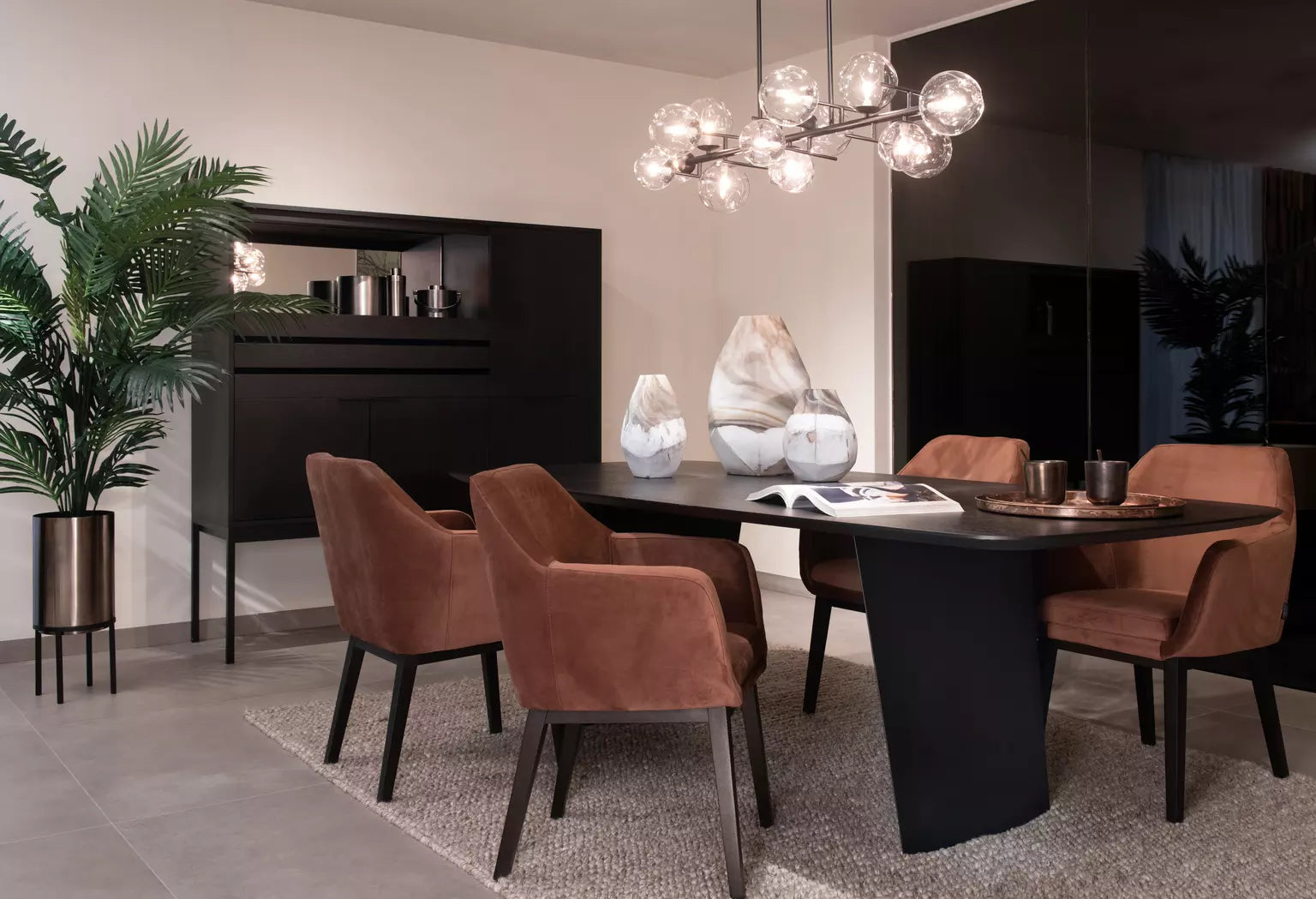 Chaise-Bois-Velours-interieur