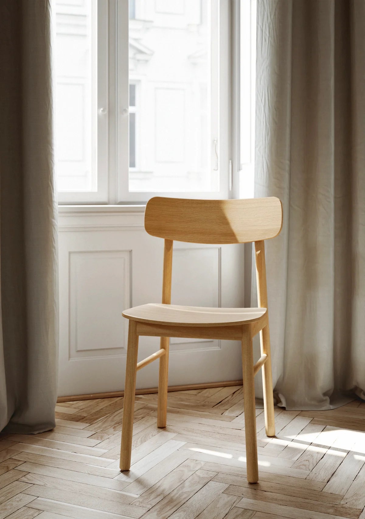 Chaise-Simple-Manger-Bois-Clair-Massif-interieur-deco