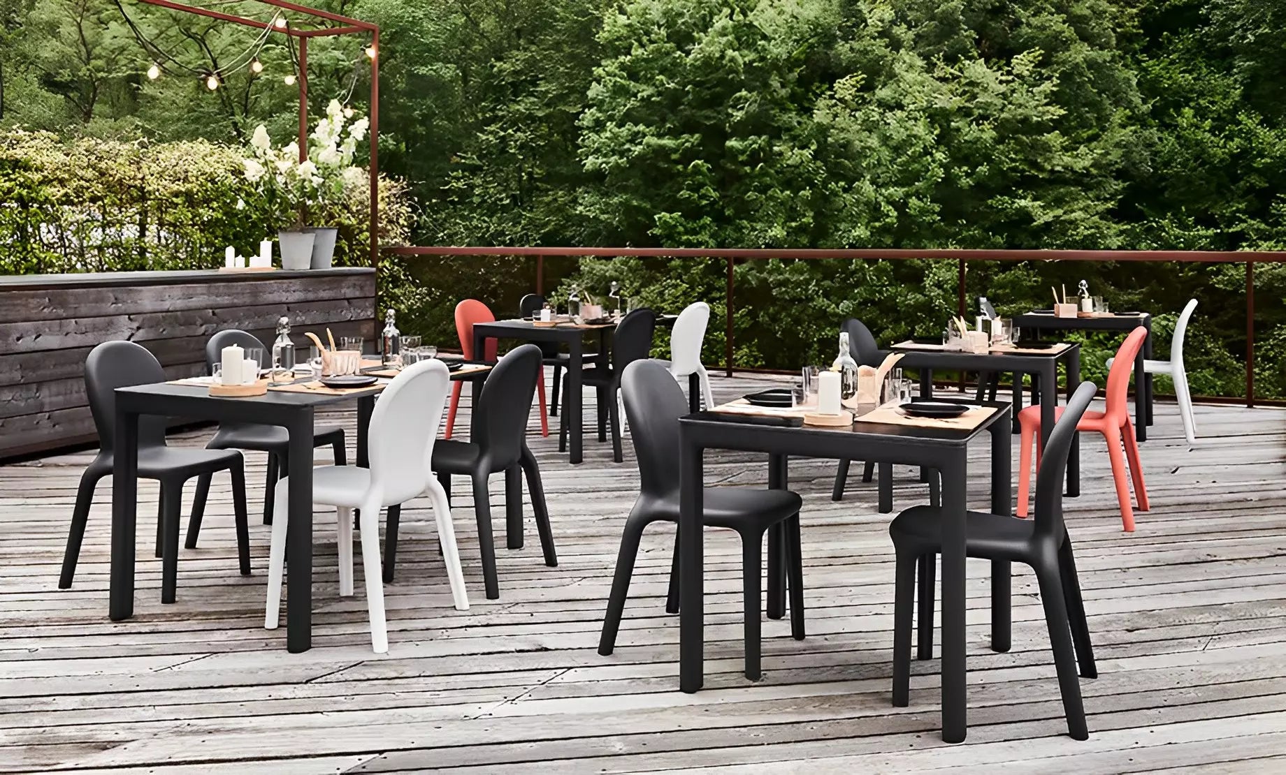 Chaise_exterieur_Noir_Plastique