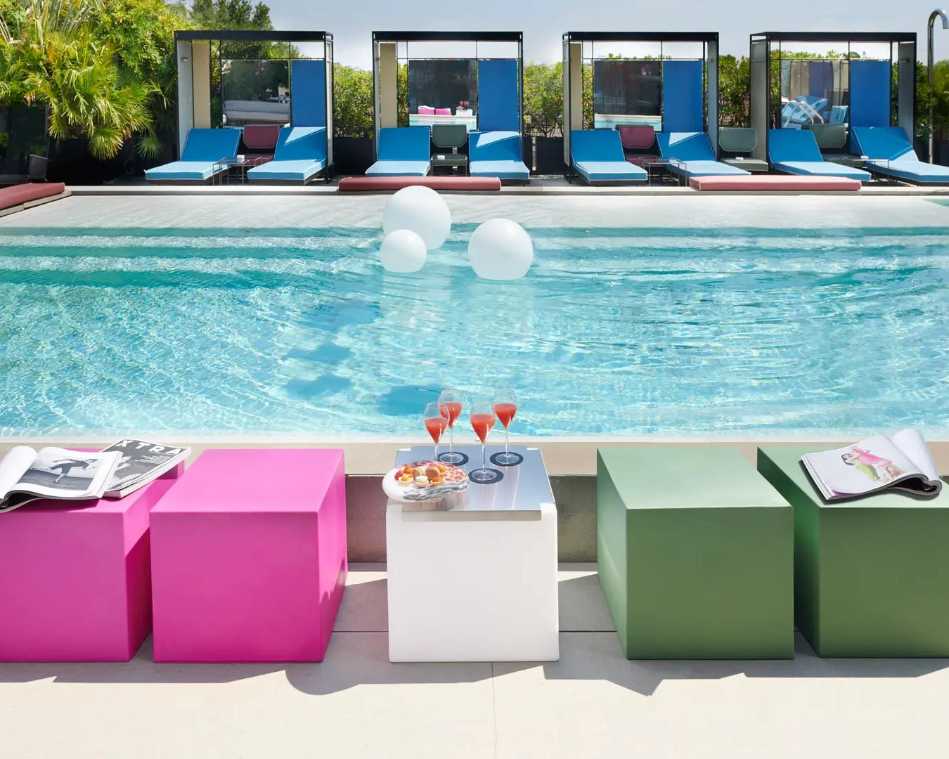 Cube_Plastique_Table_Basse