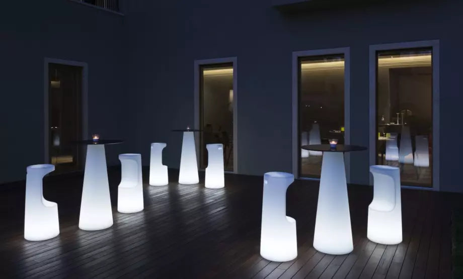 Ensemble_Table_tabouret_Haute_Leger