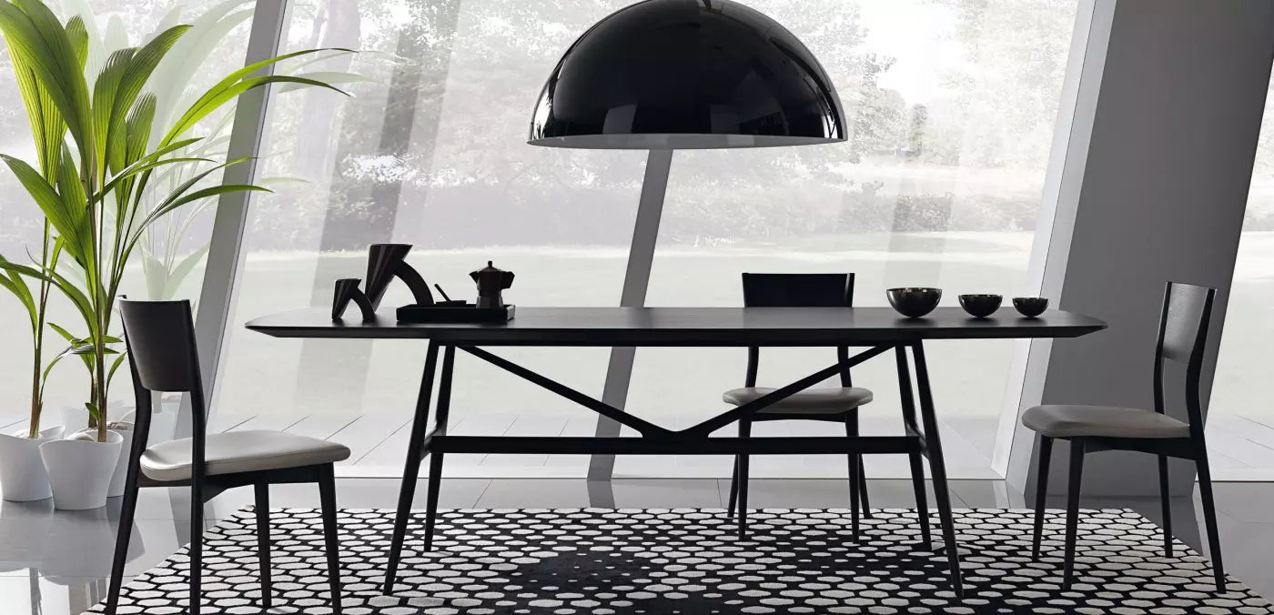 Table-Repas-Marbre-Noir-restaurant