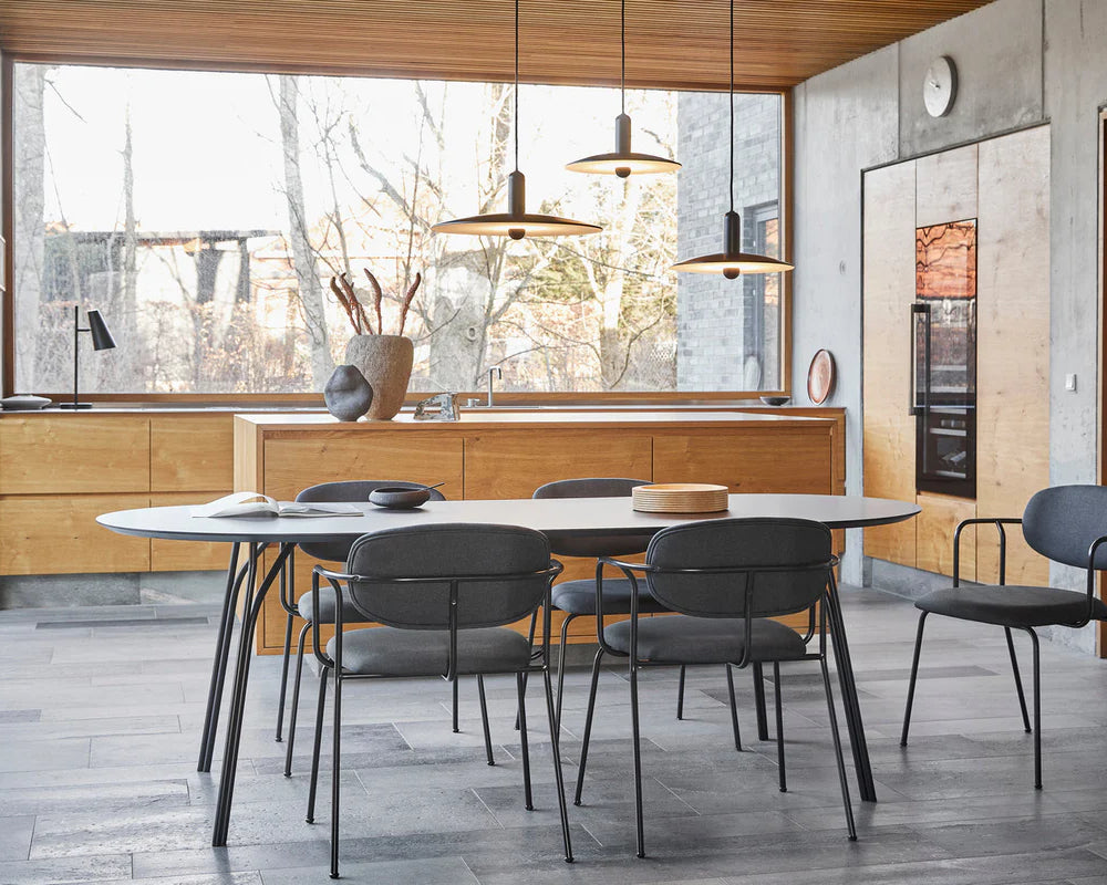 Table-Scandinave-Ovale-interieur