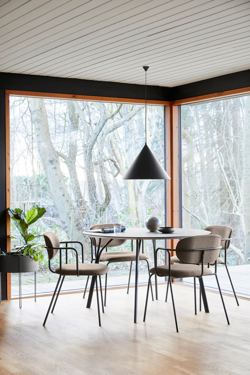 Table-Scandinave-Ronde-noir-120Cm