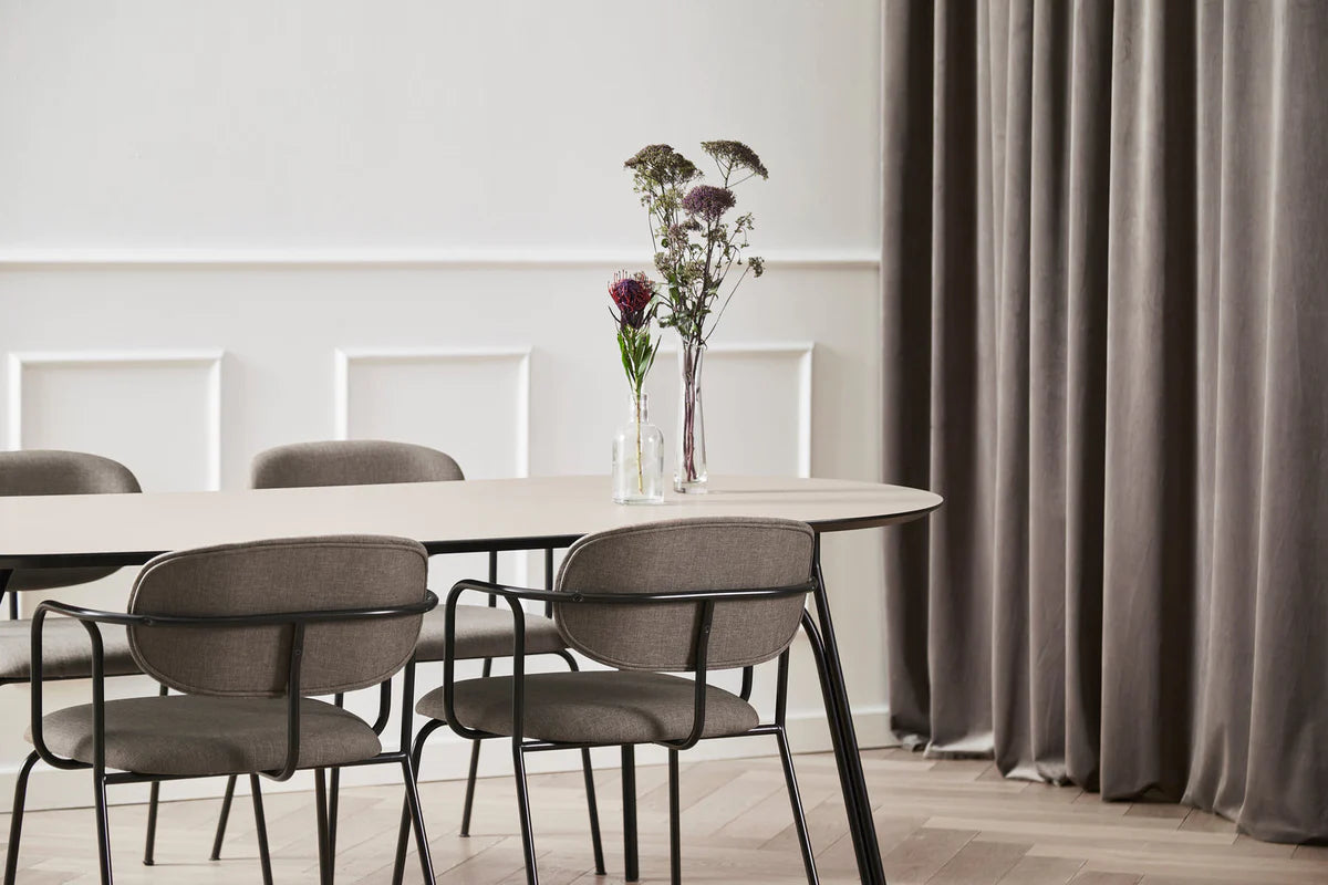 Table-manger-Scandinave-Ovale