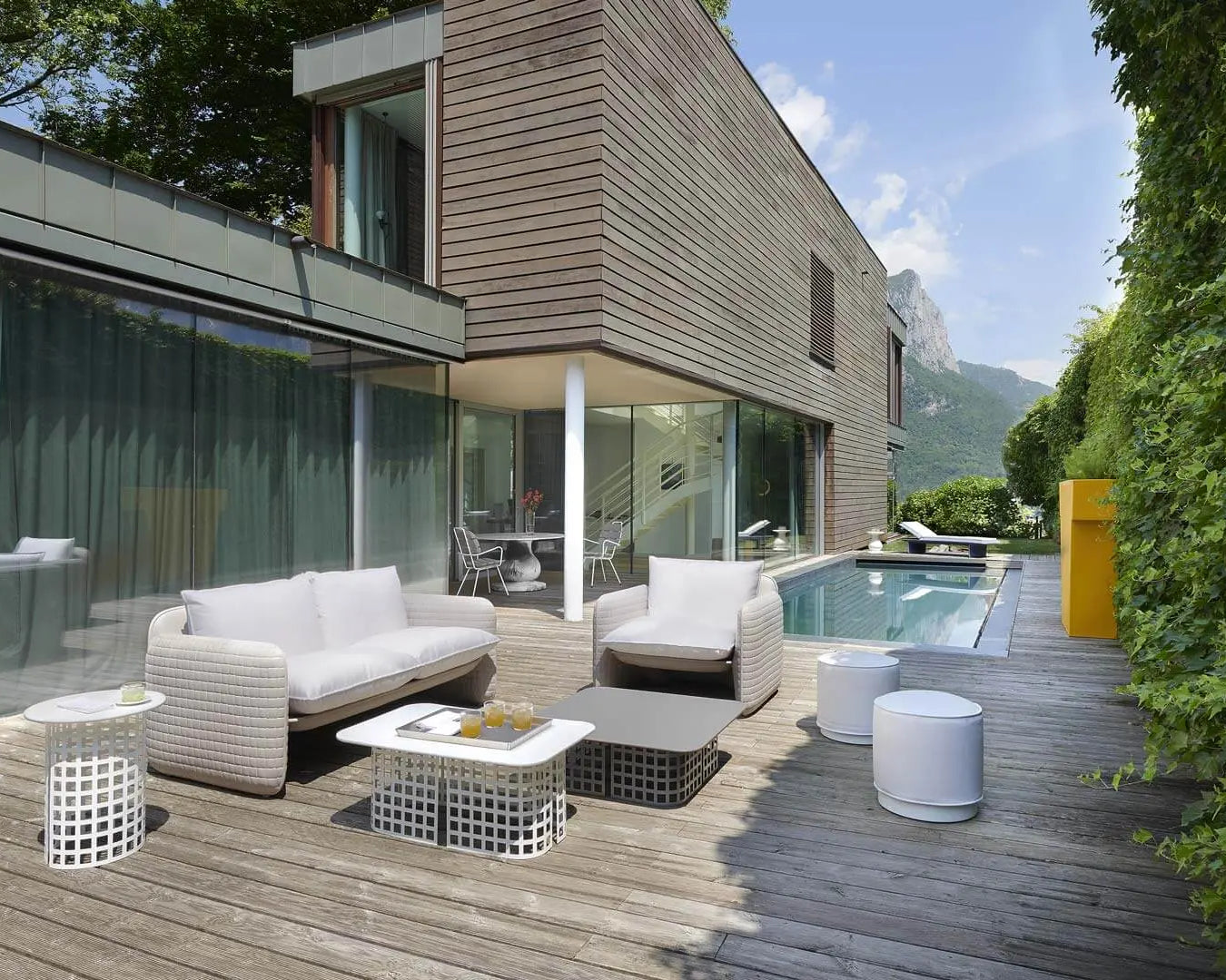 Table_cafe_Ronde_Exterieur_Pied_Metal