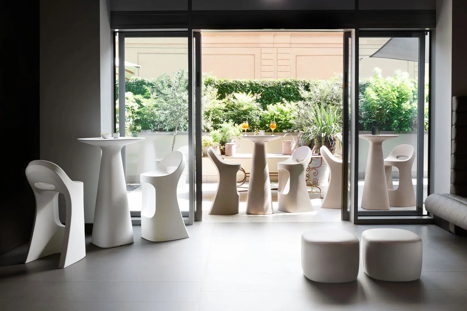 Tabouret_hautBlanc_Assise_Dossier_Plastique