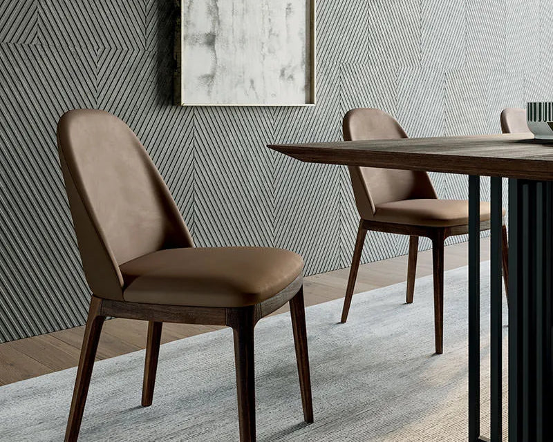 chaise en bois rembourrée