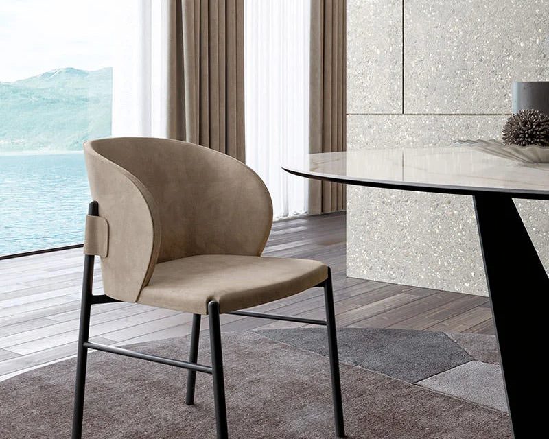chaise design confortable cuir et metal