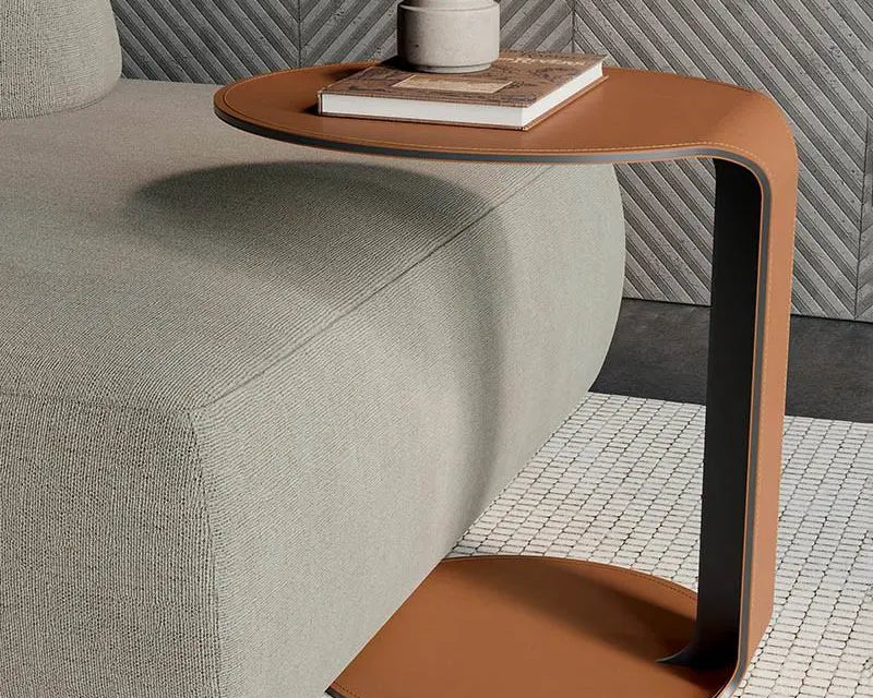 bout de canapé en cuir