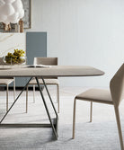 table de salle à manger en bois et métal