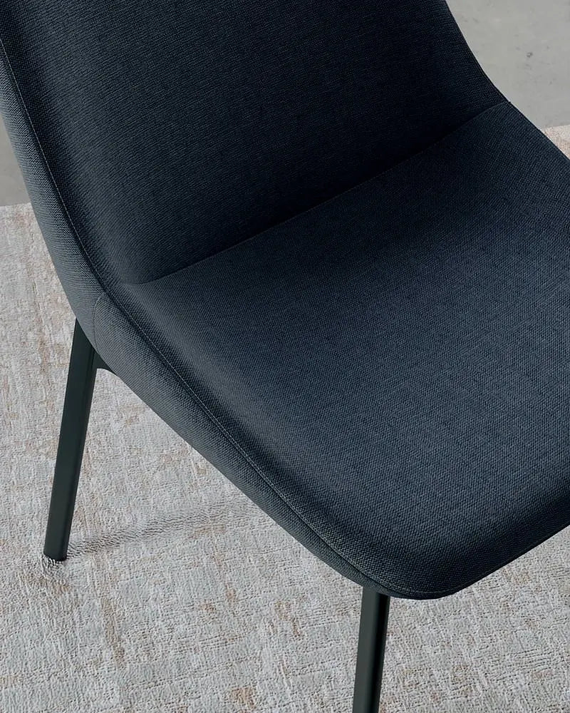 chaise coque pivotante