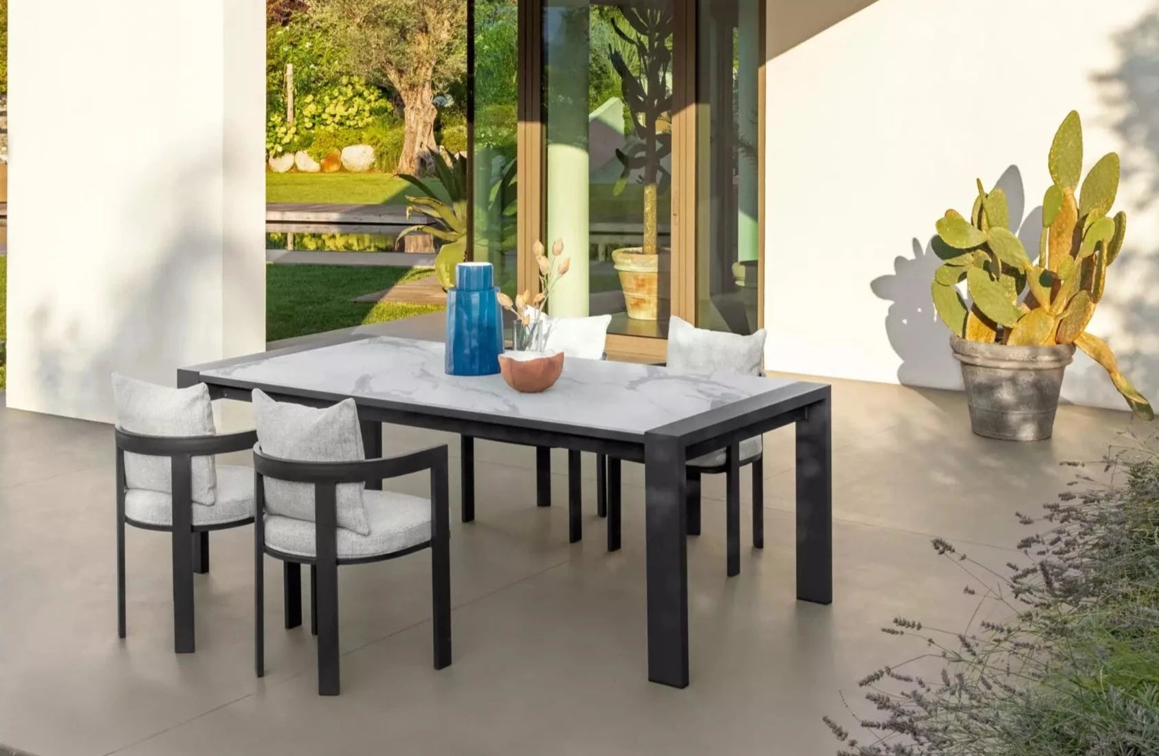 TABLE_GRES-EXTERIEUR
