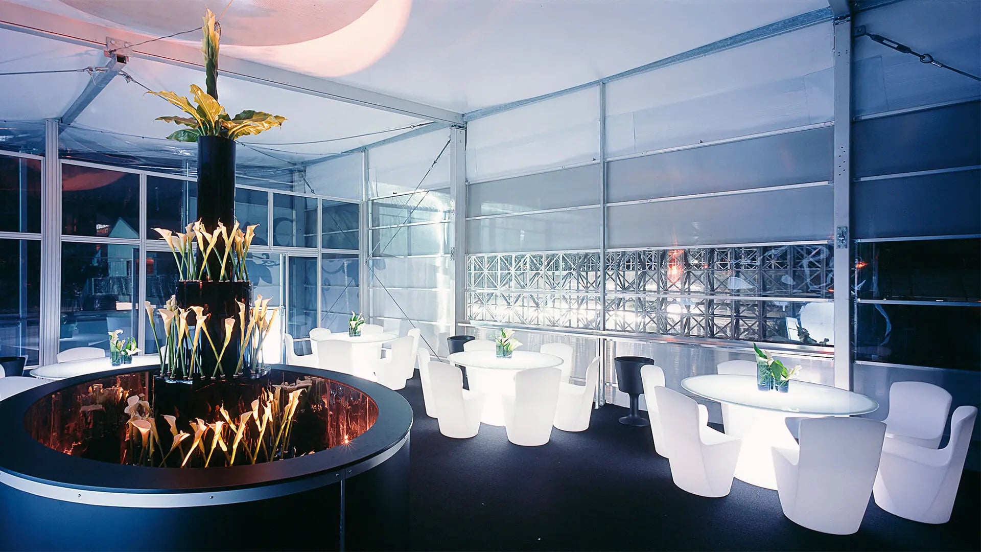 table_ronde_salon_blanc_laque