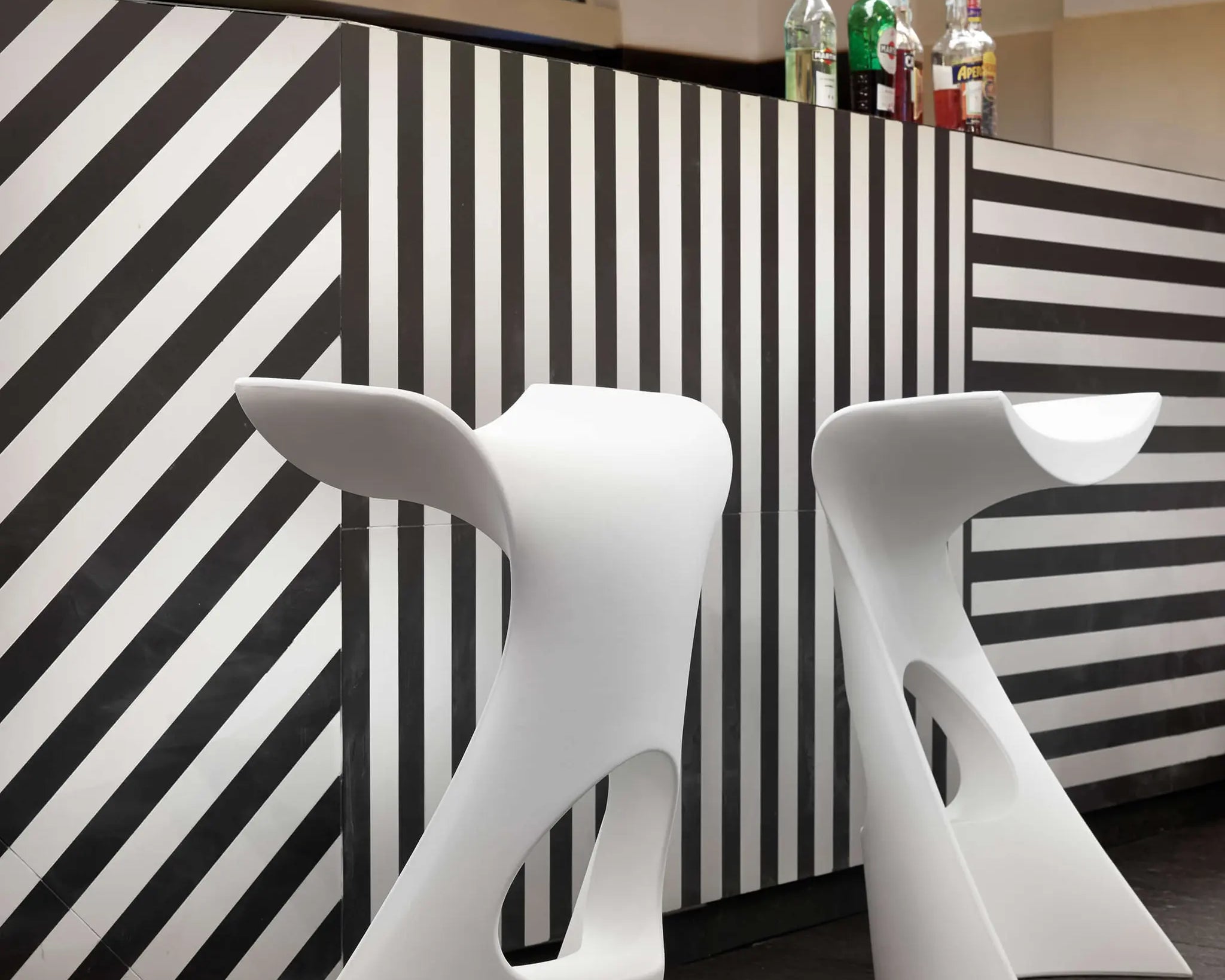 ouret_bar_design_blanc_pas_cher