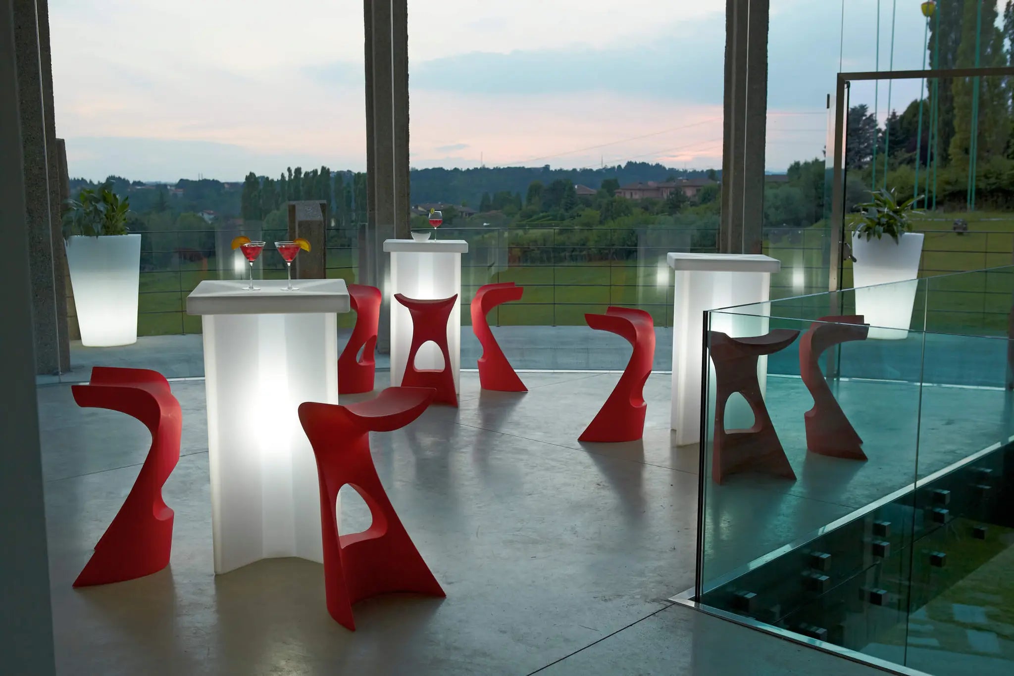 tabouret_bar_design_blanc_pas_cher_exterieur
