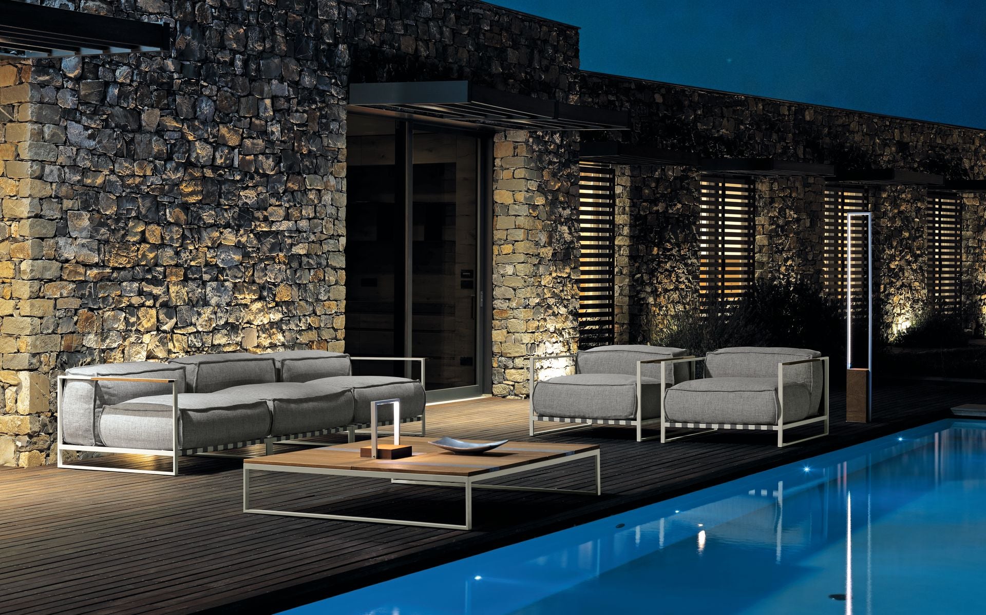 Table_Basse_Bois_et_Inox_exterieur