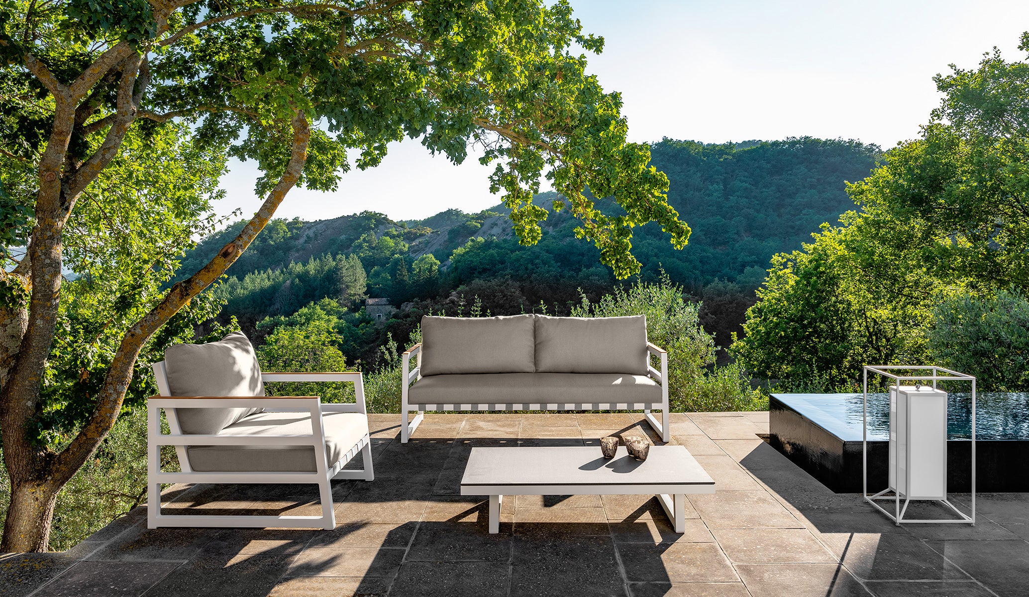 Table_Basse_Haut_Gamme_pierre_exterieur