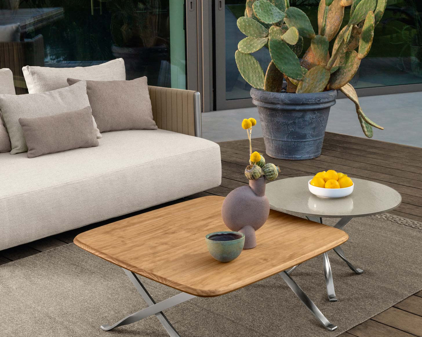 Table_Basse_Pied_Croise_jardin