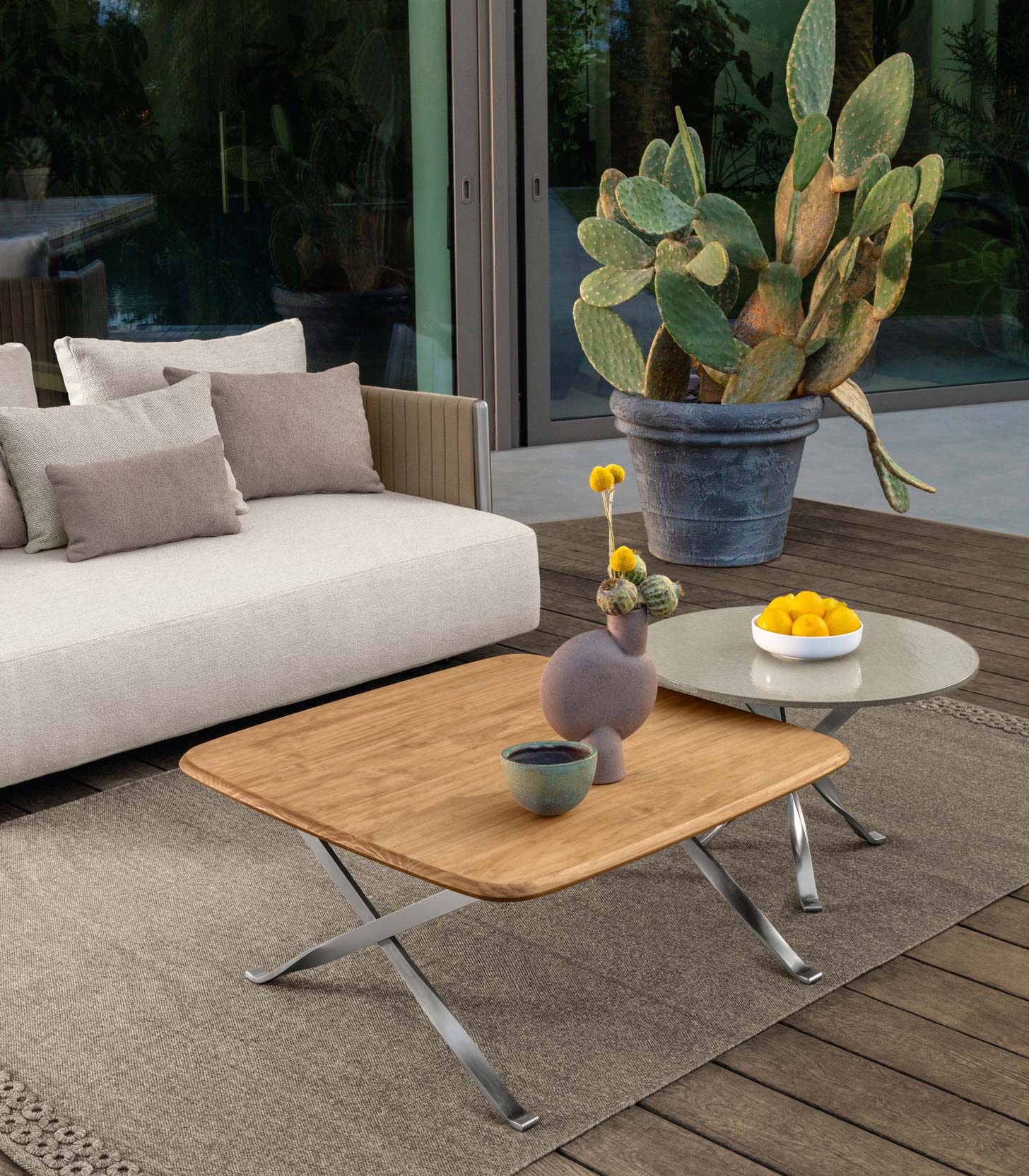 Table_Basse_Pied_Croise_jardin