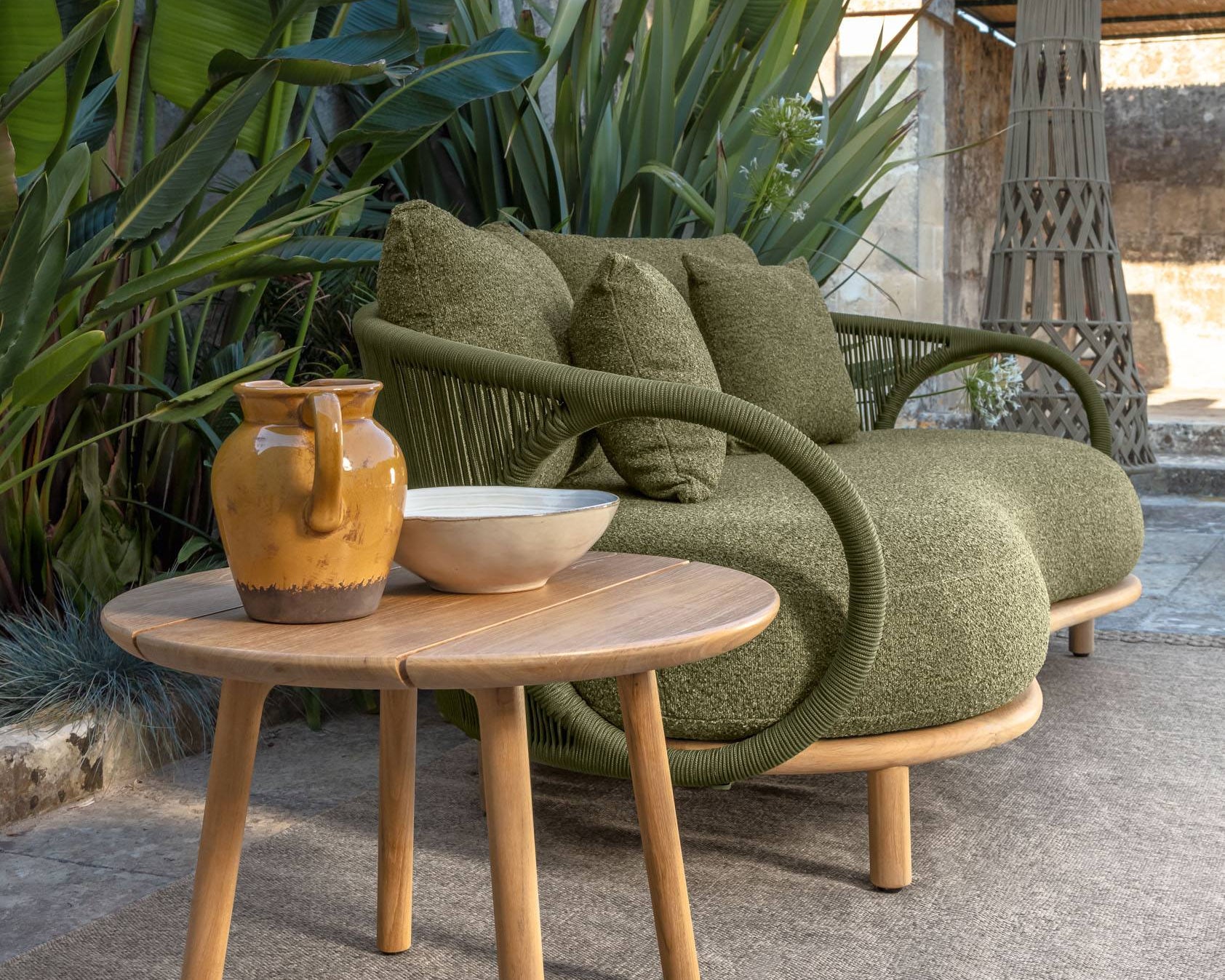 Table_Basse_Ronde_Teck_jardin