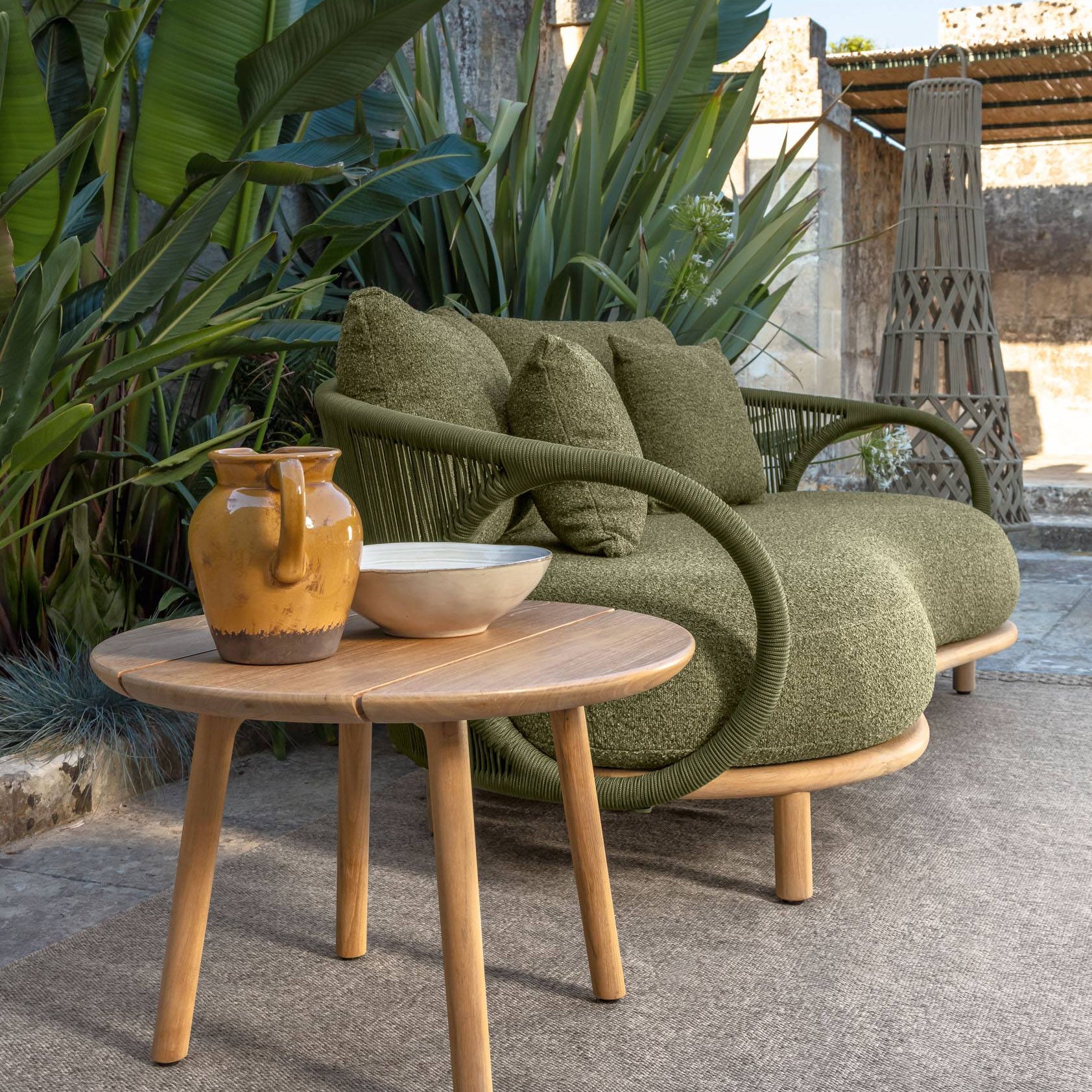 Table_Basse_Ronde_Teck_jardin