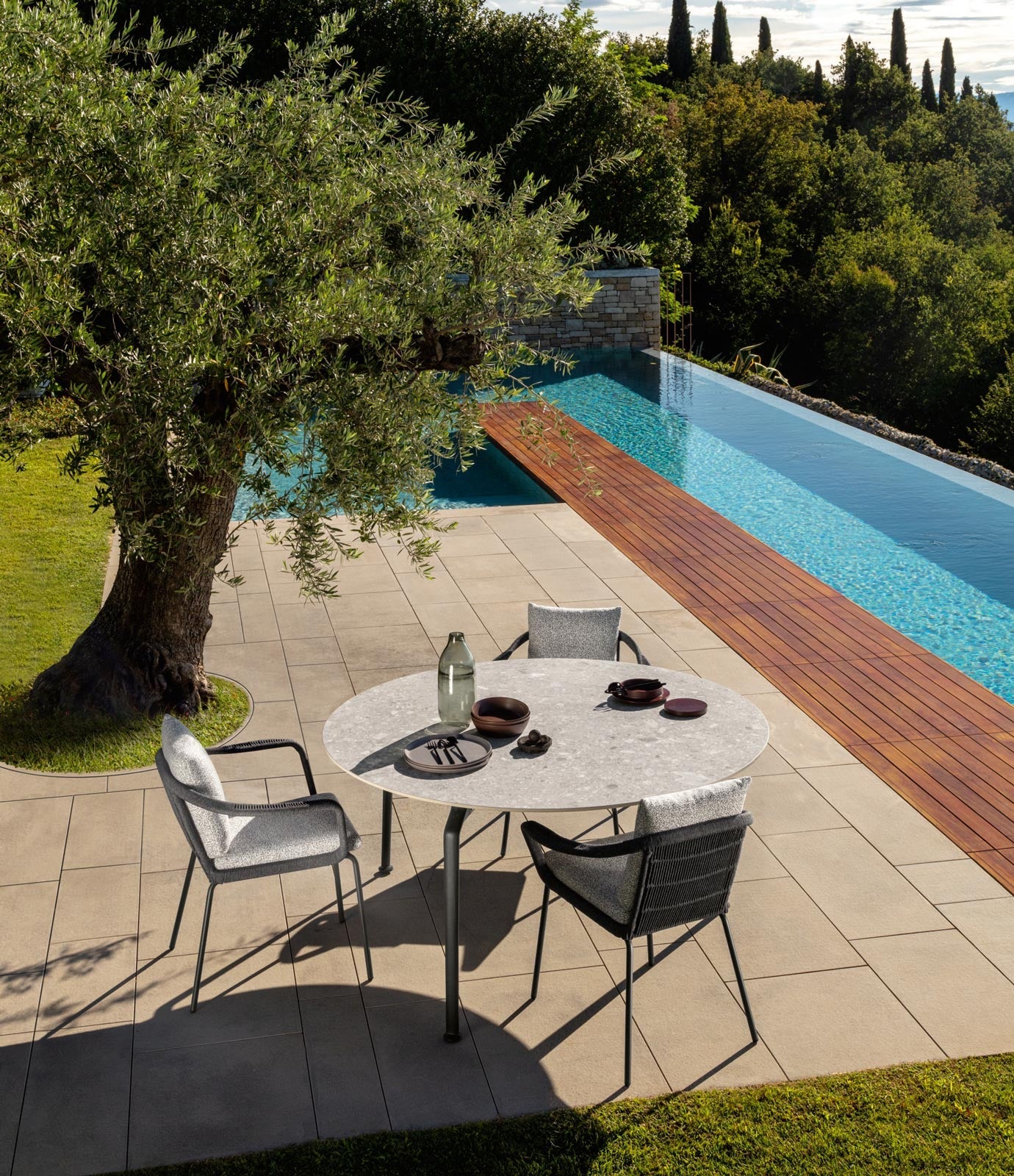 Table_Chaise_Jardin_Gris_Anthracite_ensemble