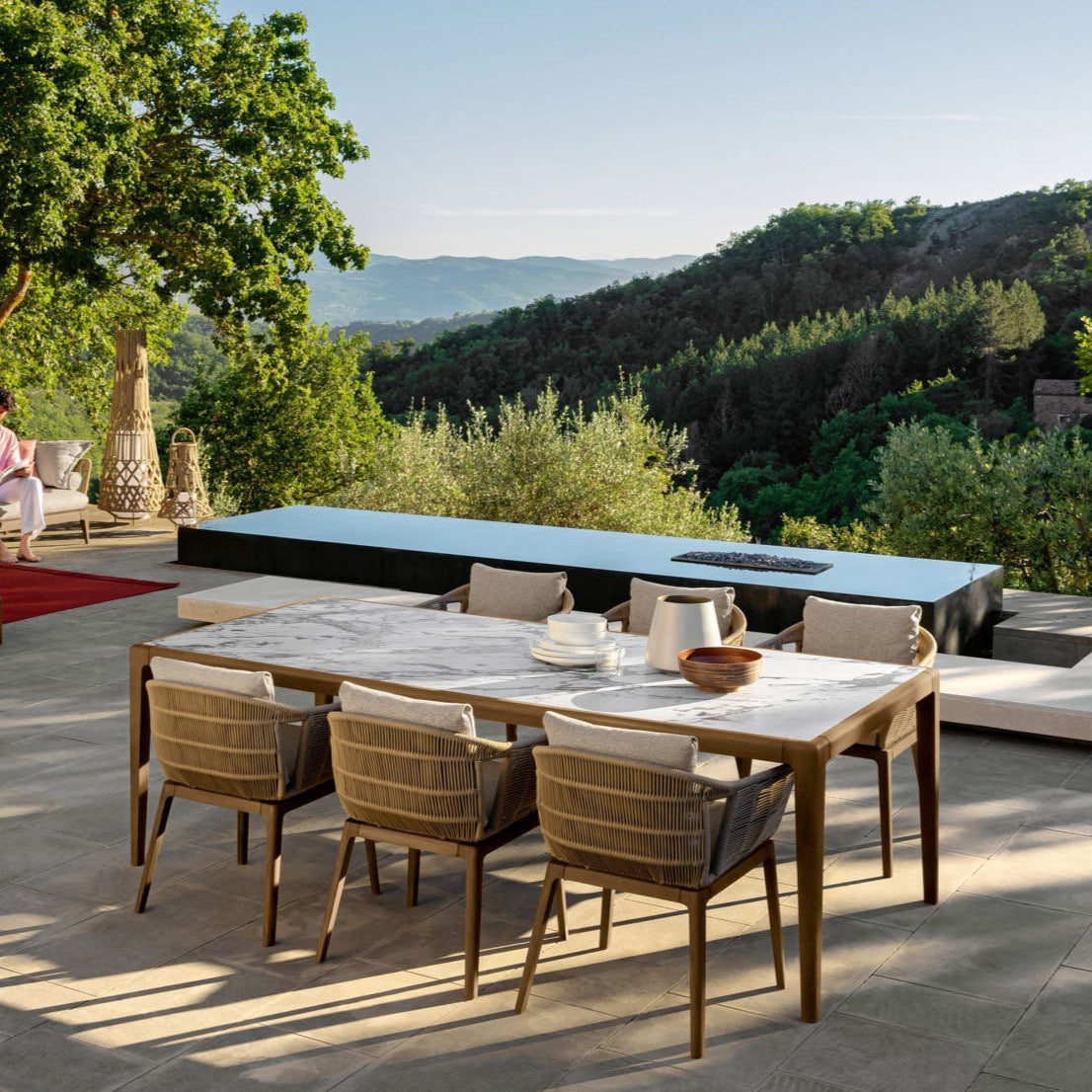 Table_Chaises_Bois_Exotique