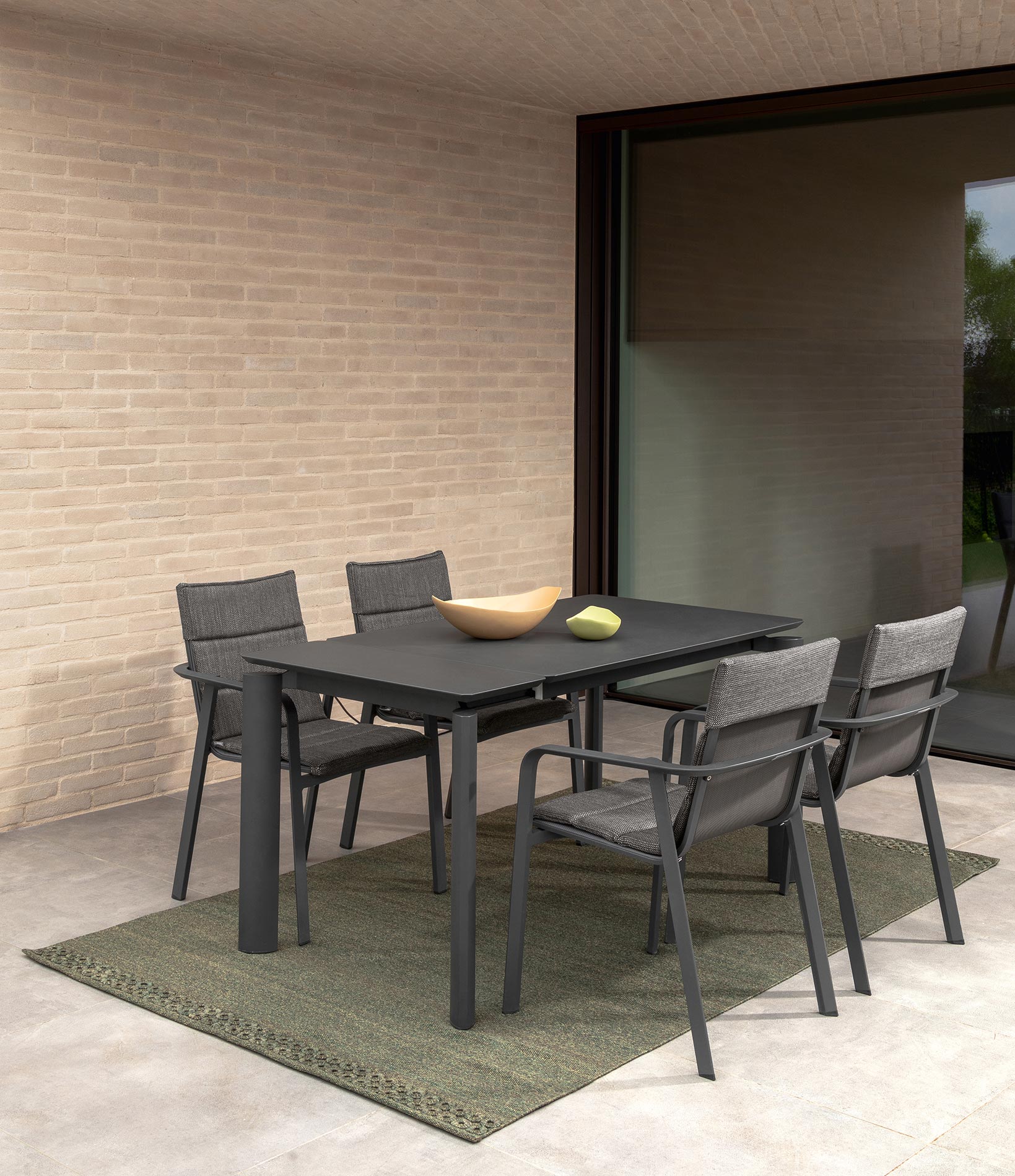 Table_aluminium_moderne