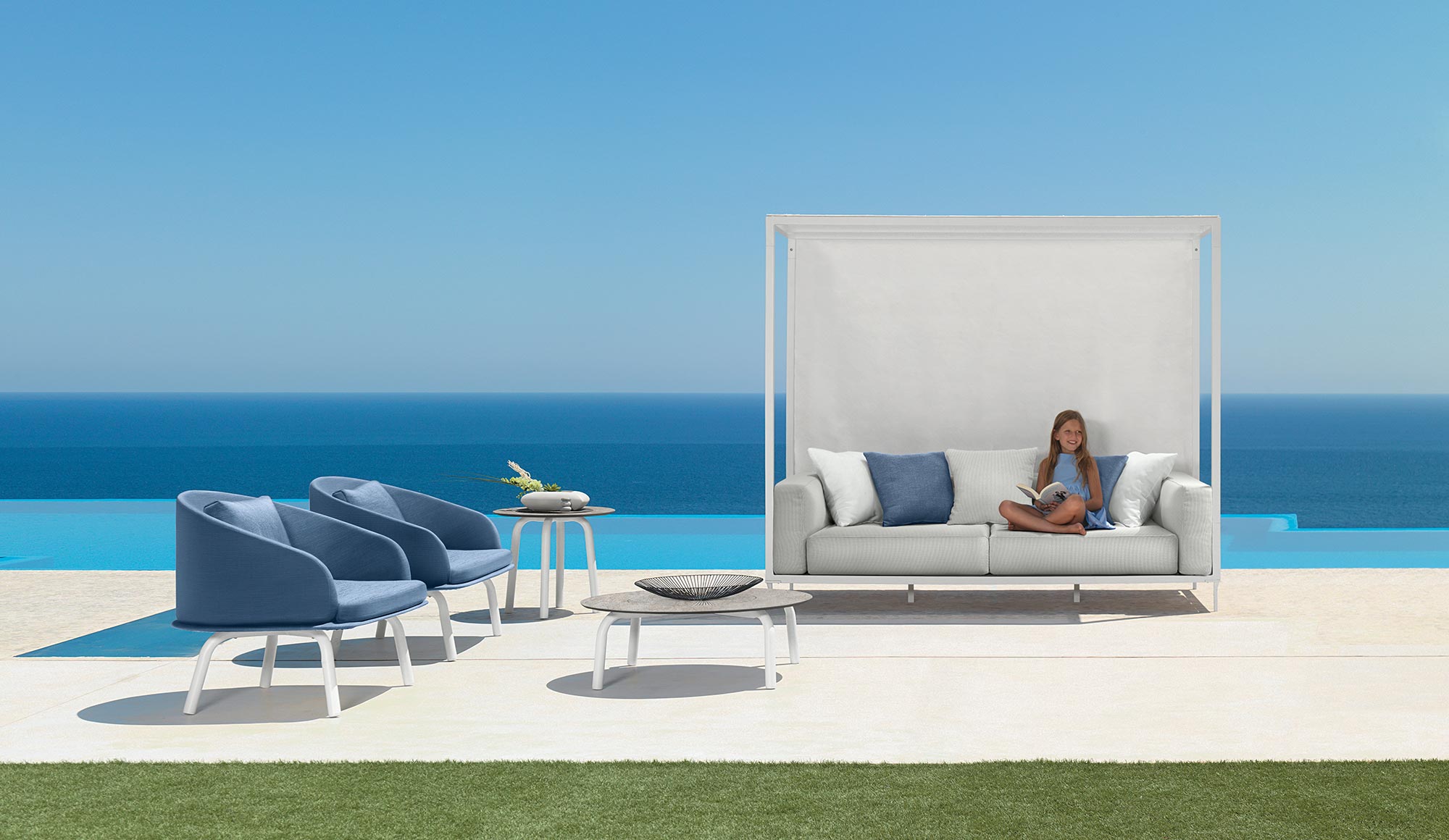 Table_appoint_Aluminium_Blanc_design