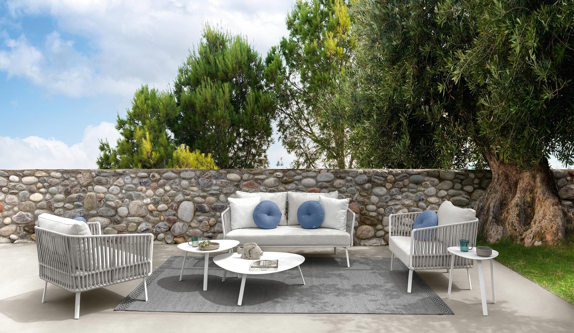 Table_appoint_Triangle_Arrondi