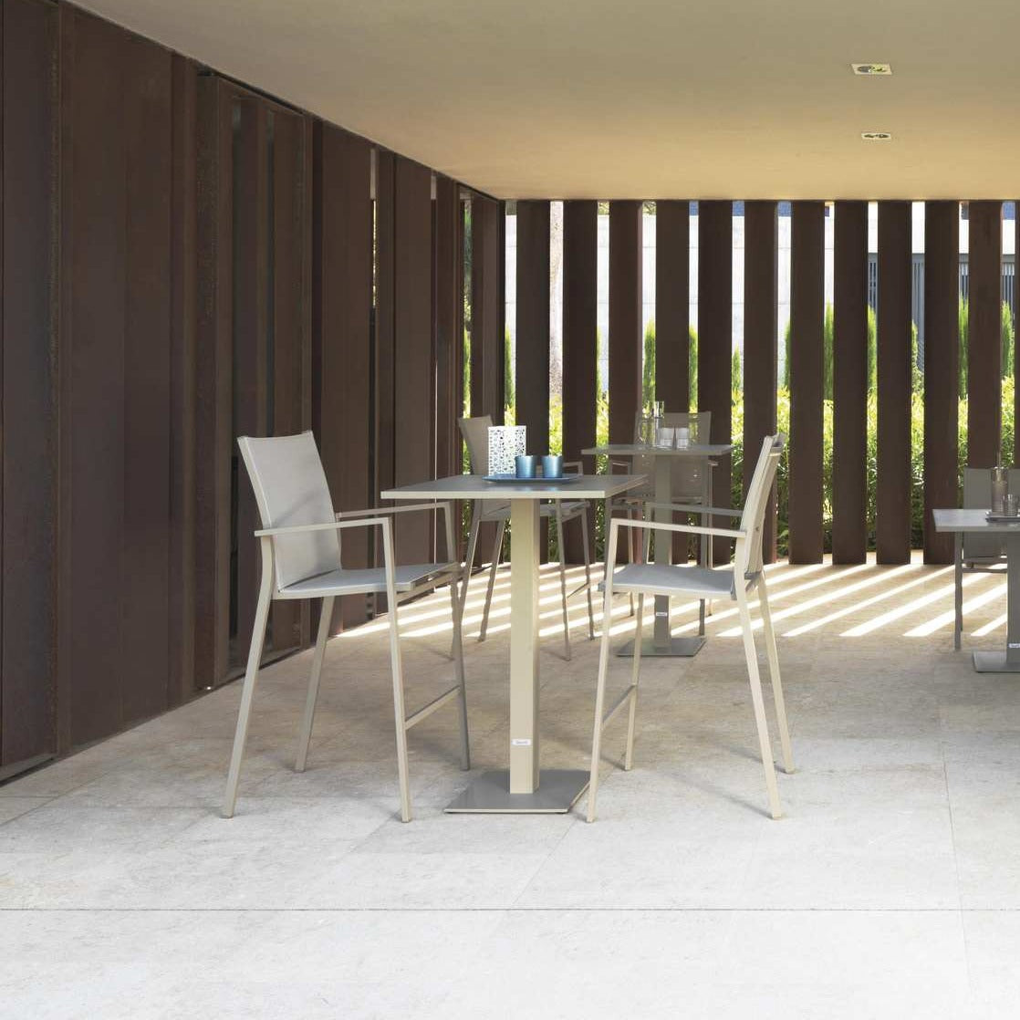 chaise_haute_dossier_haut