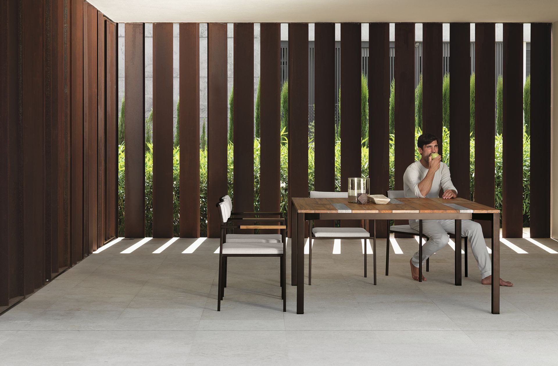 table_terrasse_inox_teck_haut_de_gamme