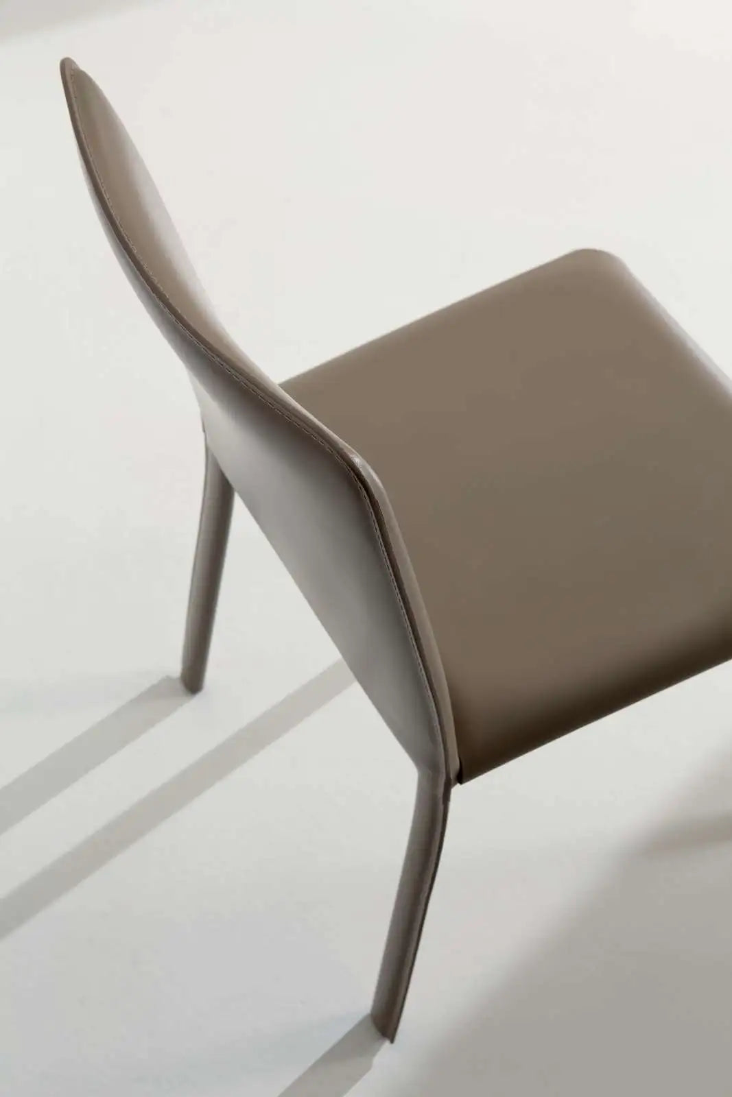 chaise salle à manger design cuir 