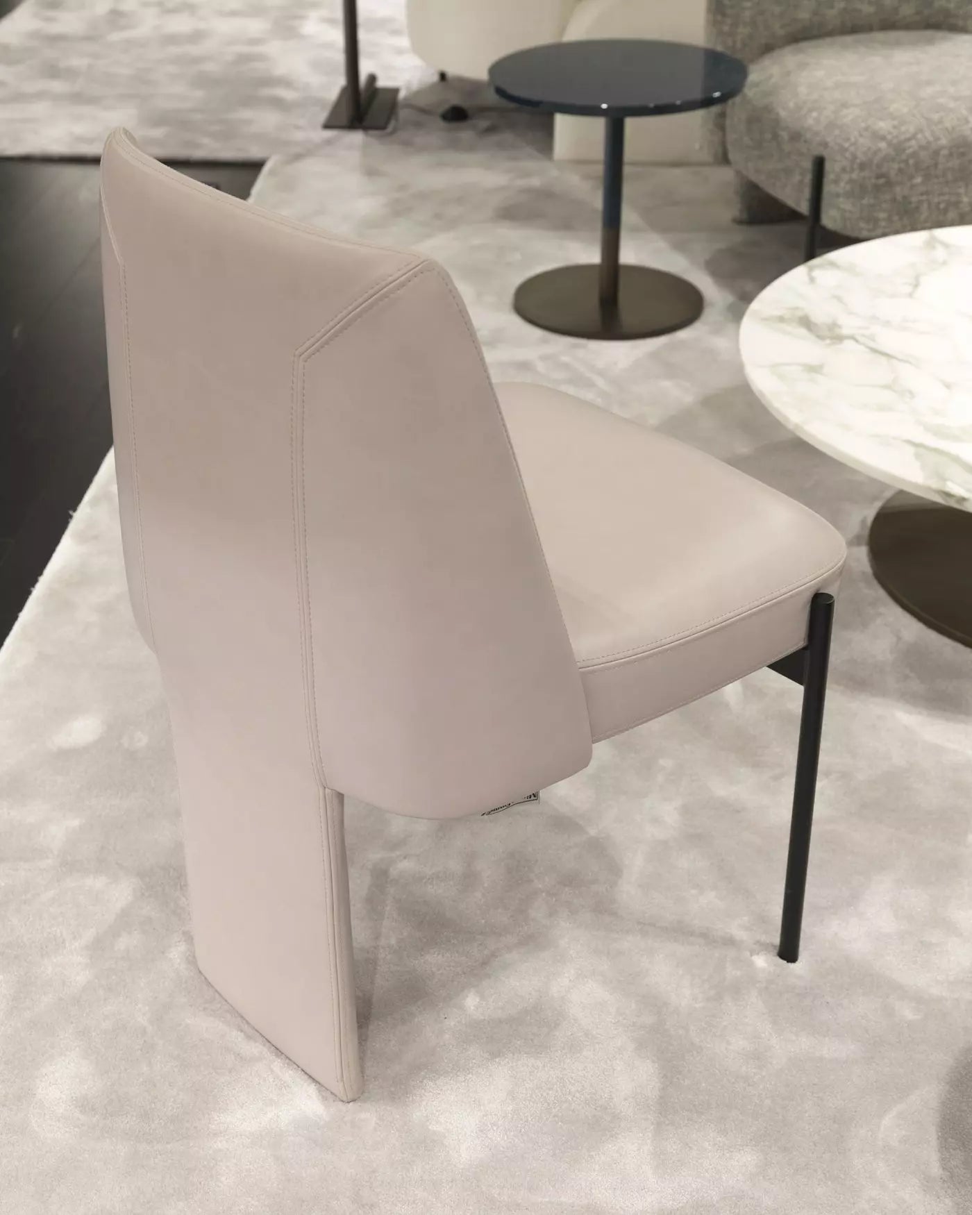 Chaise-Italienne-Design-salon