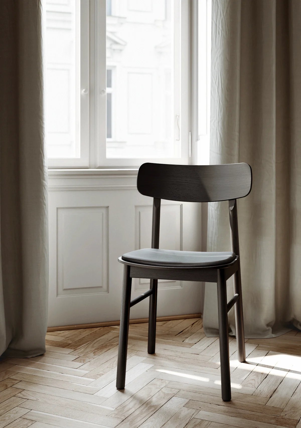 Chaise-Simple-Manger-Bois-Clair-Massif-interieur-design