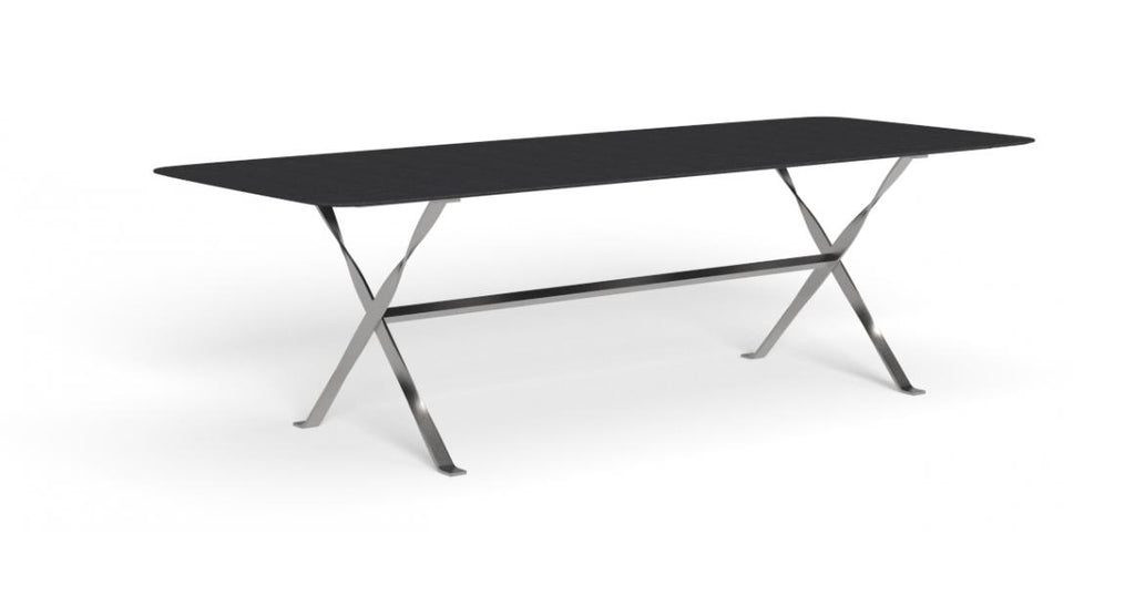 table-pied_qui_se_croise